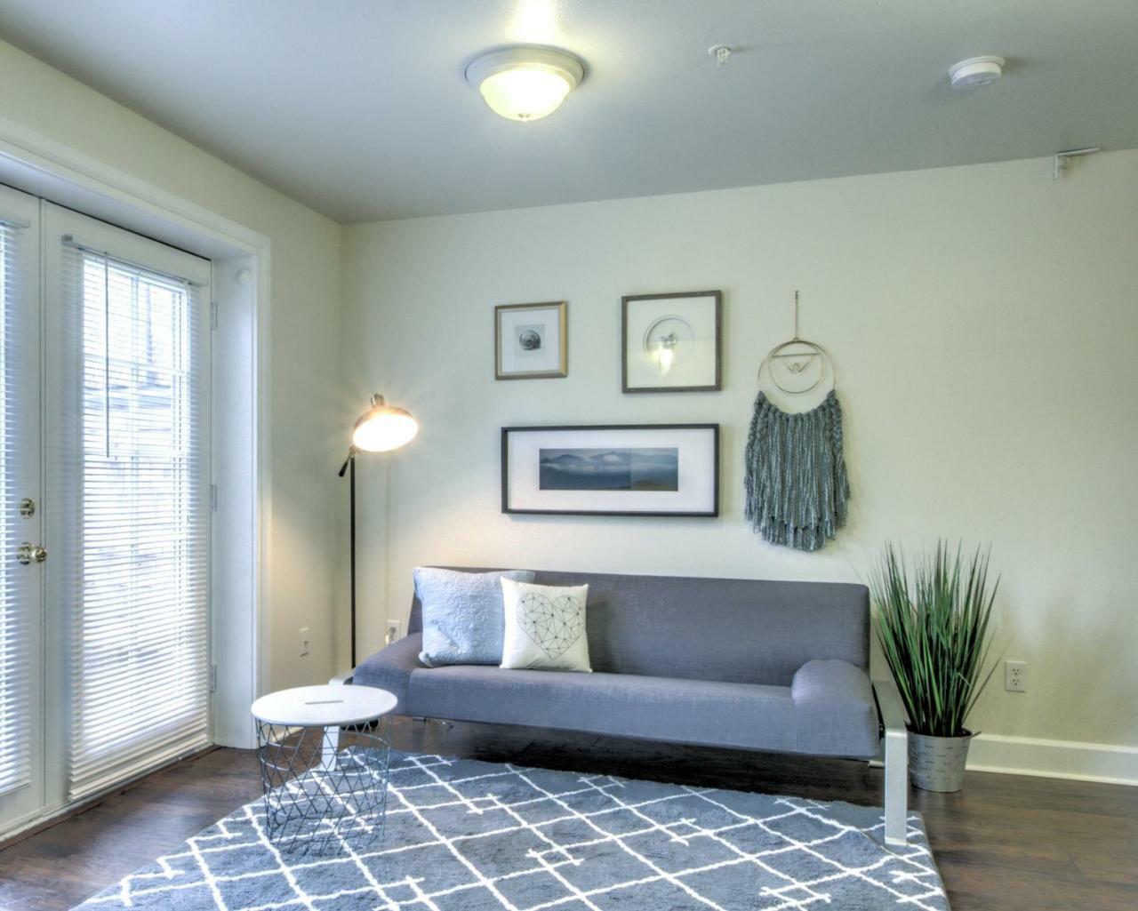 Capitol Hill Luxury Apartments Сіетл Екстер'єр фото